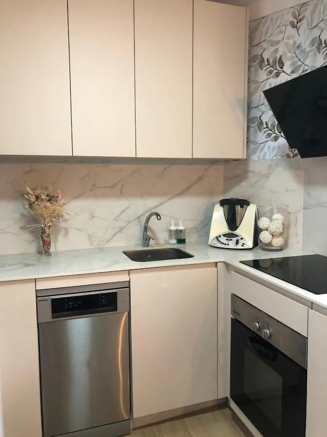 Habitacion Con Smart Tv En Piso Compartido Con Bano Privado O Compartido Malaga Sol