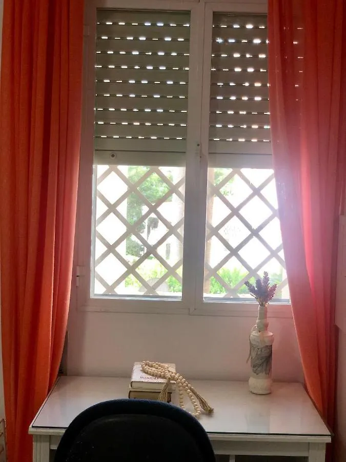 Habitacion Con Smart Tv En Piso Compartido Con Bano Privado O Compartido Malaga Sol Spain